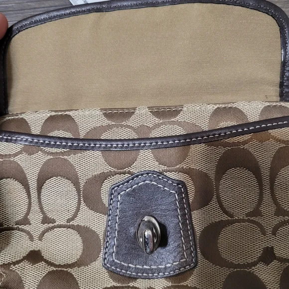 Coach Est. 1841 SOHO Turnlock Medium Brown Signature Wallet Wristlet Canvas - Picture 6 of 9